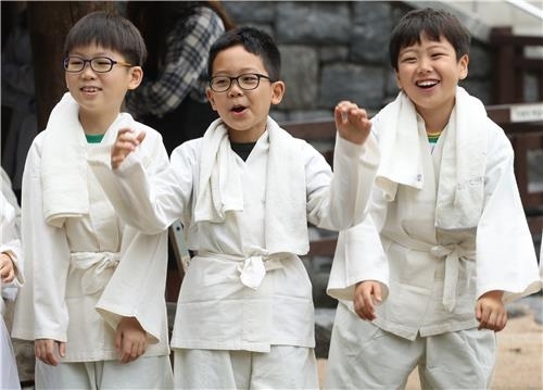 준비운동인가? 벌써 신남