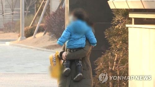 공무원 워킹맘 관심 쏠린 '육아시간 확대' 7월부터 시행 - 2