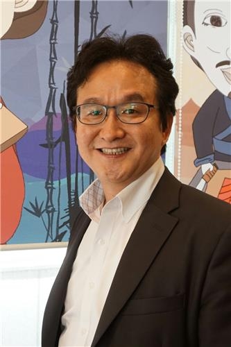권성훈 평론가