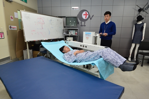 환자 이송기의 작동 모습