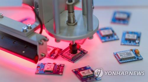 국내 시총 100대 기업 영업익의 40%, 삼성·SK 반도체서 나왔다 - 1