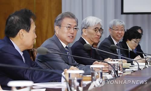 문 대통령, 정책위ㆍ자문기구 오찬 간담회