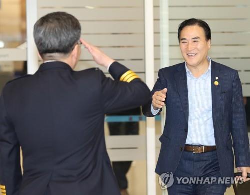 김종양 인터폴 총재 입국…"세계 최고 한국 치안능력 전파"(종합) - 1
