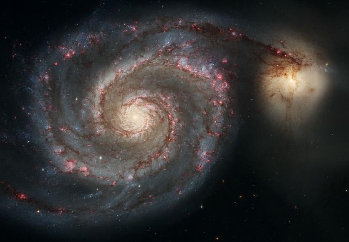 허블망원경이 포착한 '소용돌이 은하' M51a와 동반은하 M51b