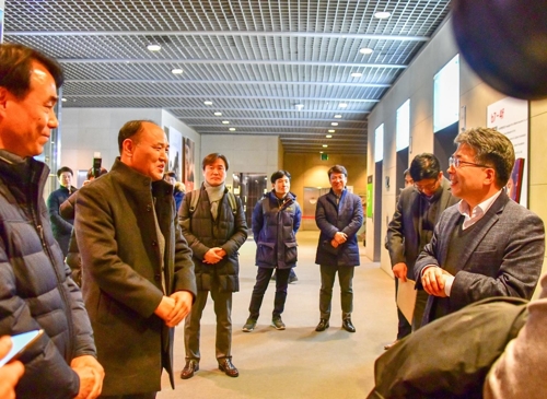 마약형사들 격려하는 민갑룡 경찰청장