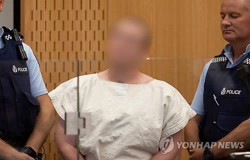 법원에 출석한 뉴질랜드 총기테러범 브렌턴 태런트