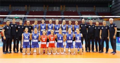세르비아 여자배구 대표팀 선수들과 코치진