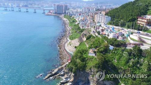 부산 영도 흰여울마을 전경