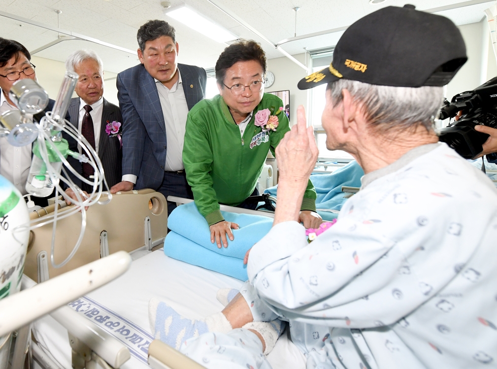 이철우 경북도지사·장경식 도의회 의장 보훈대상자 위문