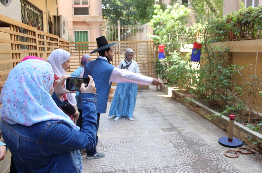 한국 전통놀이 즐기는 이집트 국민