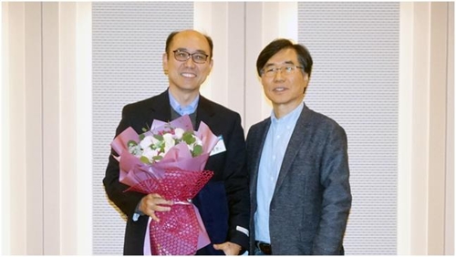 위정현 게임학회장(왼쪽)