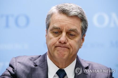 입을 굳게 다문 호베르투 아제베두 WTO 사무총장