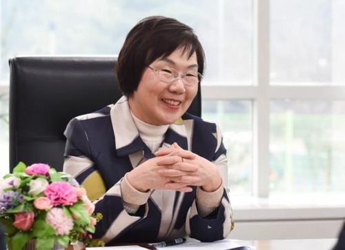 인터뷰에 응하는 이미경 코이카 이사장