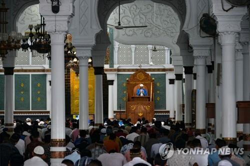 27일 반다아체 모스크에서 열린 금요 합동 예배