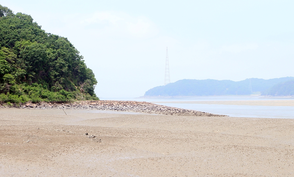 북한과 인접한 강화군 석모도 해안