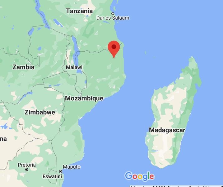 모잠비크 까부 델가두 지역(붉은 화살표)