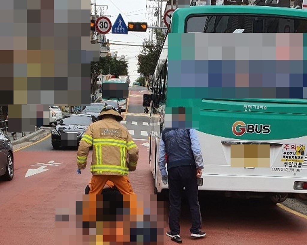 부천 시내 도로서 80대 노인 버스에 치여 부상