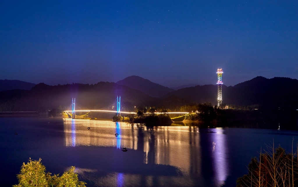 김천 부항댐 출렁다리 야간조명