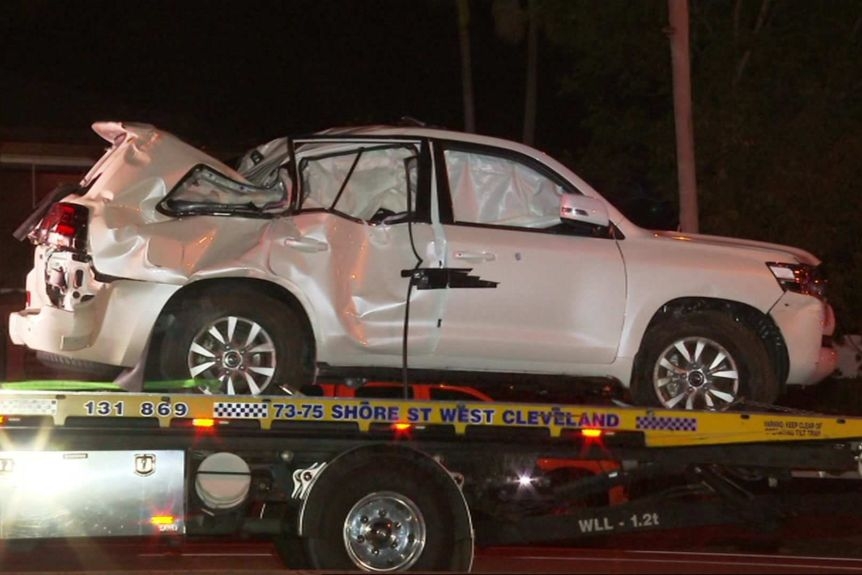 호주 10대 소년이 훔쳐 도주하다가 사고를 낸 사륜구동(4WD) 차량