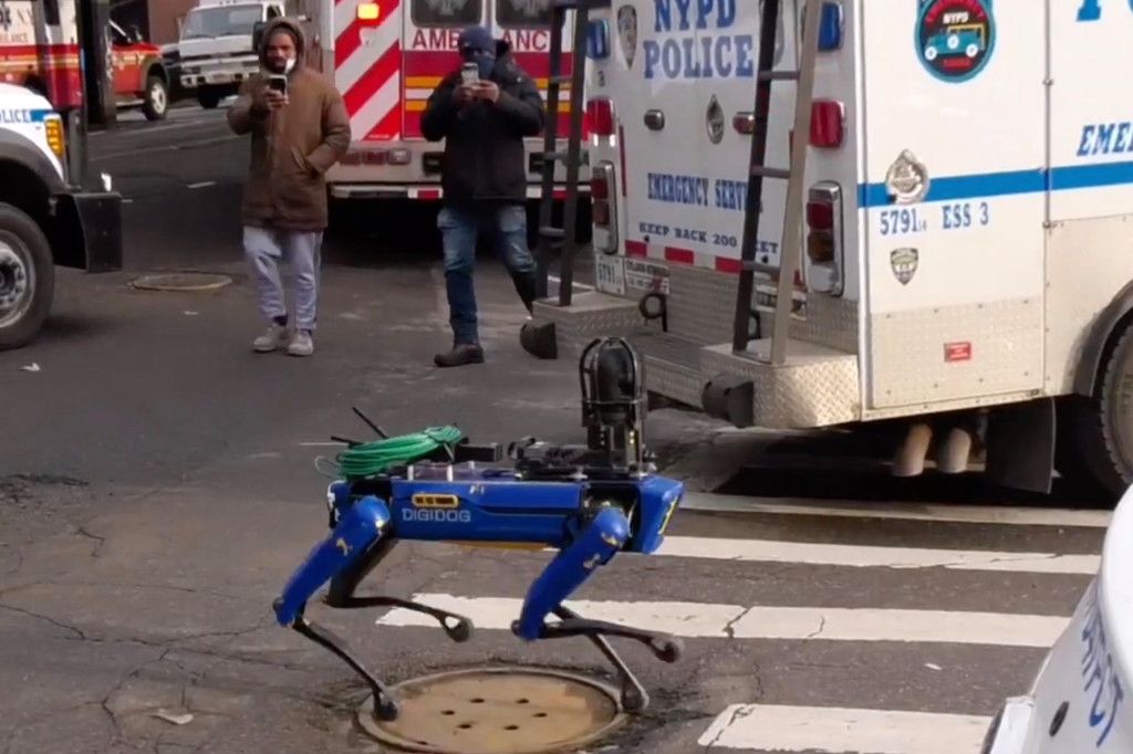 실제 사건에 투입된 뉴욕의 로봇 경찰견