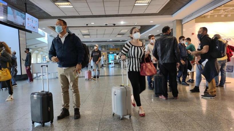 브라질, 화물선 선원 입국 금지…공항 입국자 검역 강화