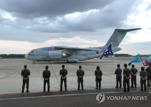 (사야마 EPA/지지=연합뉴스) 일본 항공자위대 소속 C-2 수송기가 지난 23일 사이타마(埼玉)현 이루마(入間) 공군기지에서 이륙하고 있다. [재판매 및 DB 금지]