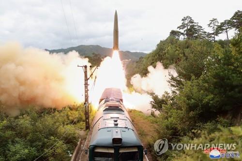 지난 15일 북한의 탄도미사일 발사 장면(자료사진)