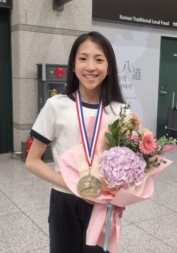 동메달 안고 귀국한 피겨스케이팅 김유재