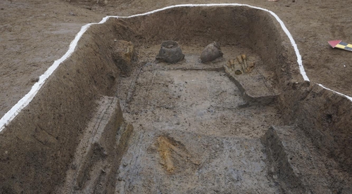 경주 사라리 124-2번지 유적 내 덧널무덤 1호 모습 
