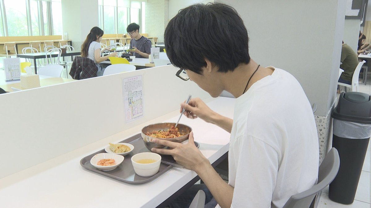 확산하는 '1인 문화'…대학가는 혼밥 대세