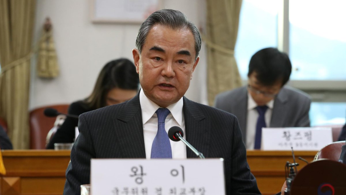 中왕이 "북한의 안보·발전 관심사 해결돼야"