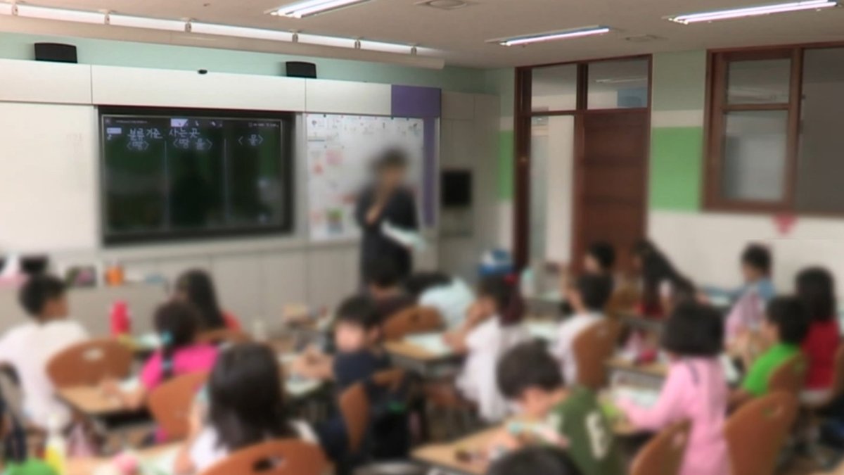 초등생 장래희망 3위 '유튜버'…과학자는 13위