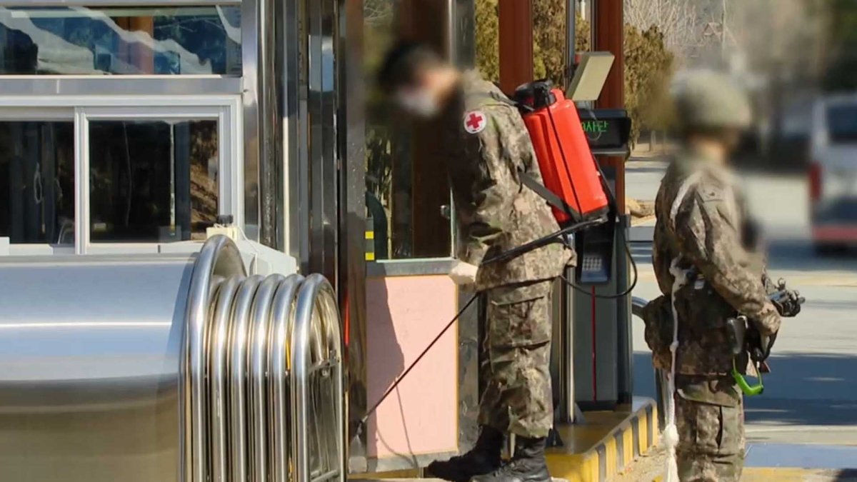 코로나 확진 軍취사병, 격리 전 음식 조리·배식