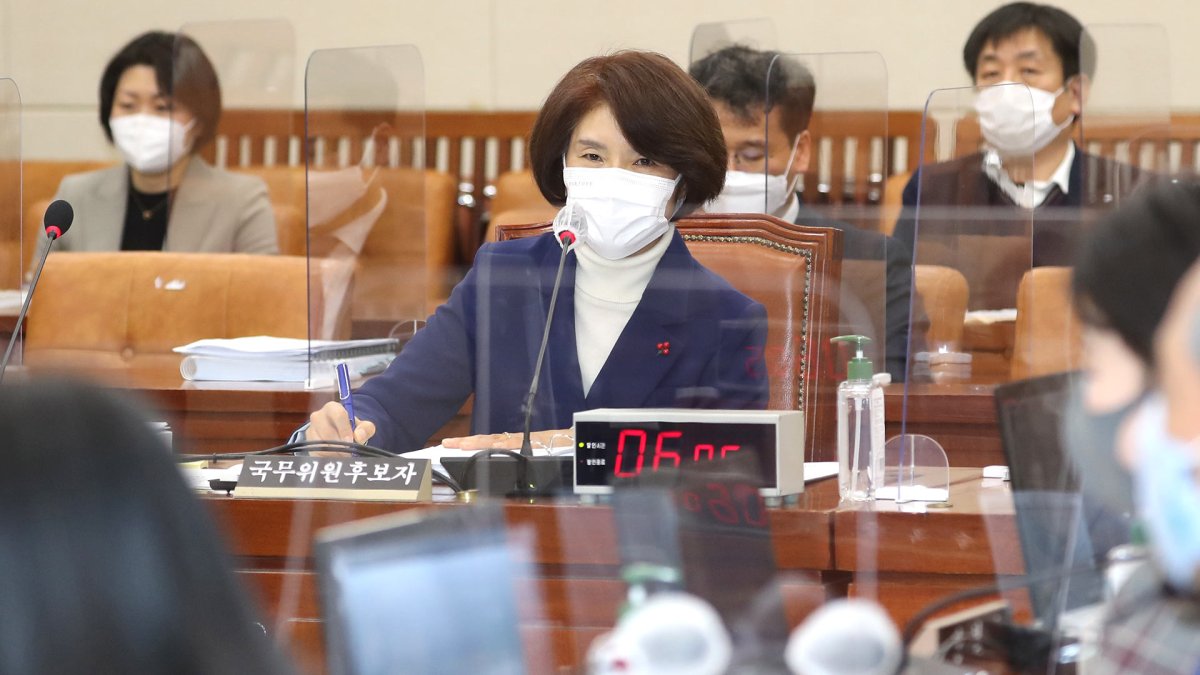 "한정애, 文정부 가장 잘된 인사"…野도 이례적 호평