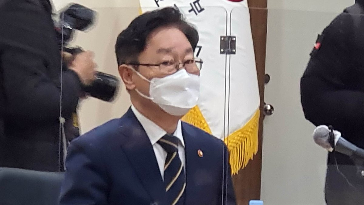 박범계 "검찰개혁 속도조절 아냐…수사·기소 분리 당연"