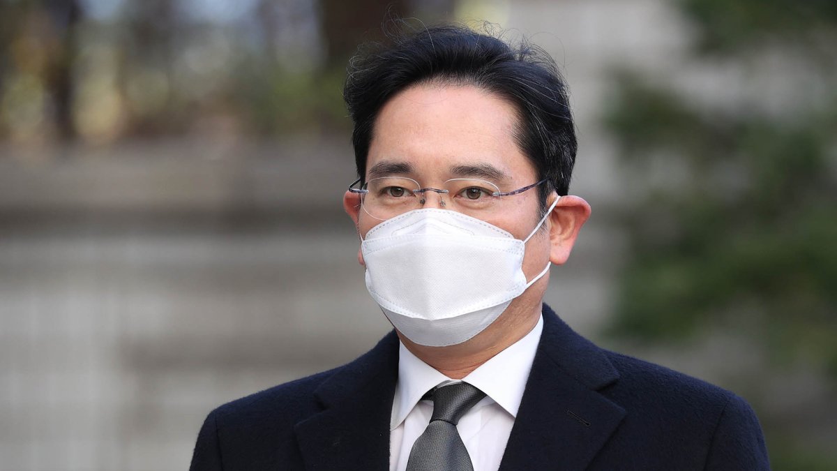 '수술' 이재용, 입원치료 연장에 구치소 복귀 연기