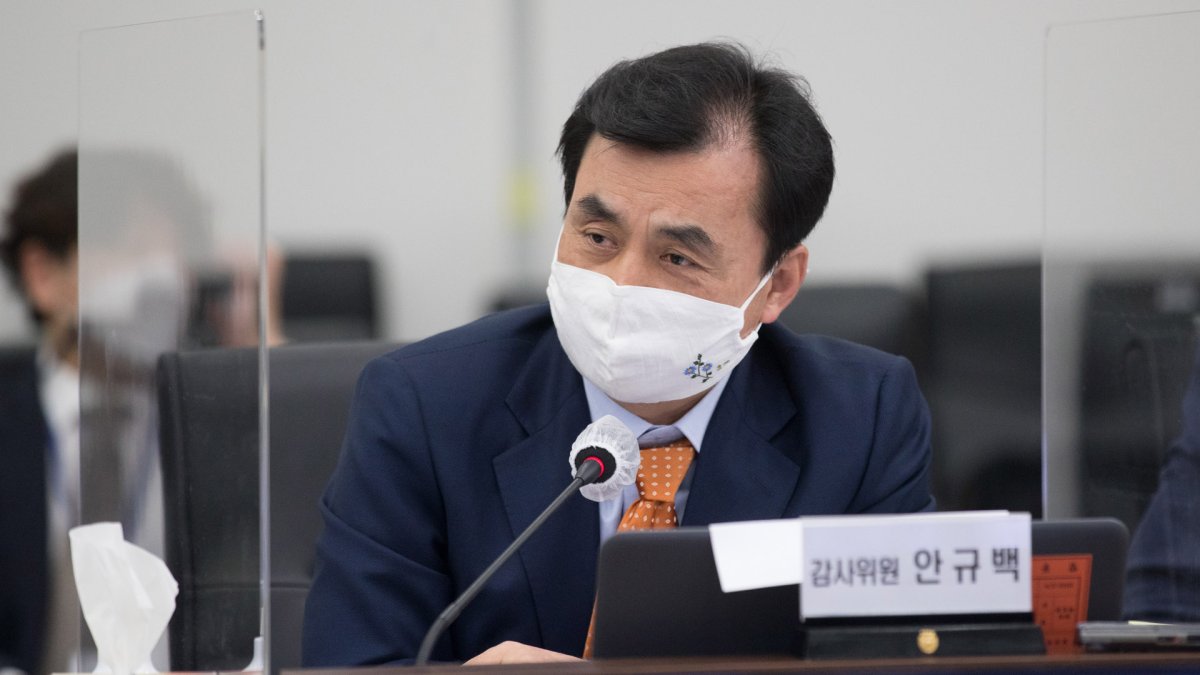 안규백 코로나 확진에 연쇄 파장…민주당 의총 취소