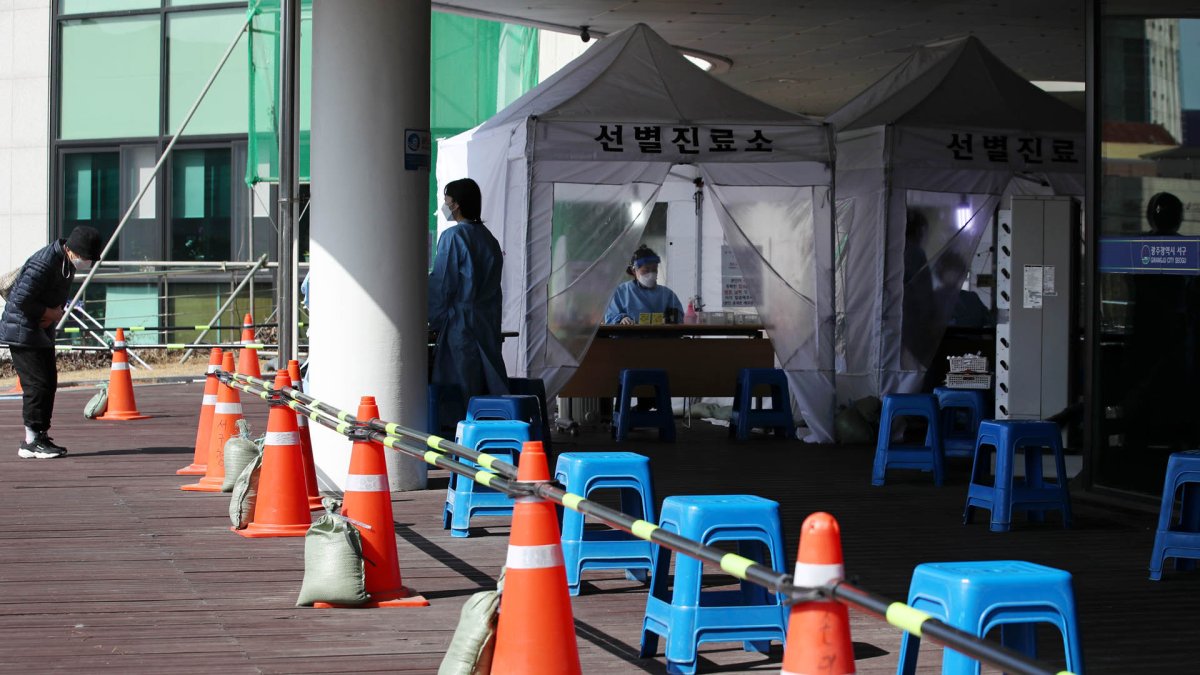 일상회복 한걸음…비수도권 확진자수·비중 모두 줄어