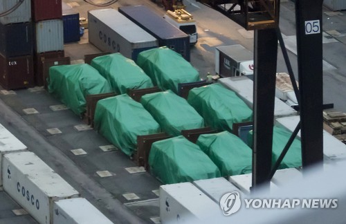 홍콩세관에 압수된 싱가포르 장갑차