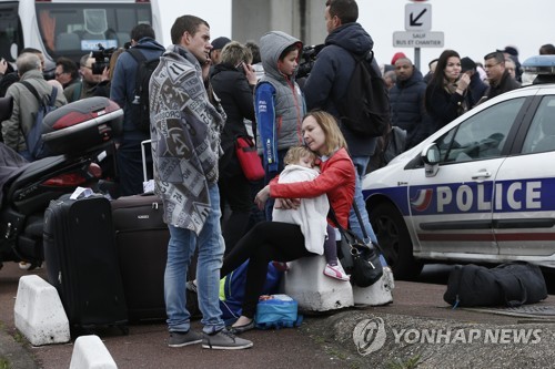 무기탈취 시도 공격이 발생한 佛 오를리 공항