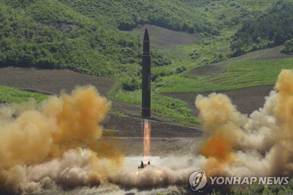 북한의 ICBM급 '화성-14형' 발사 장면[조선중앙통신/AP=연합뉴스]