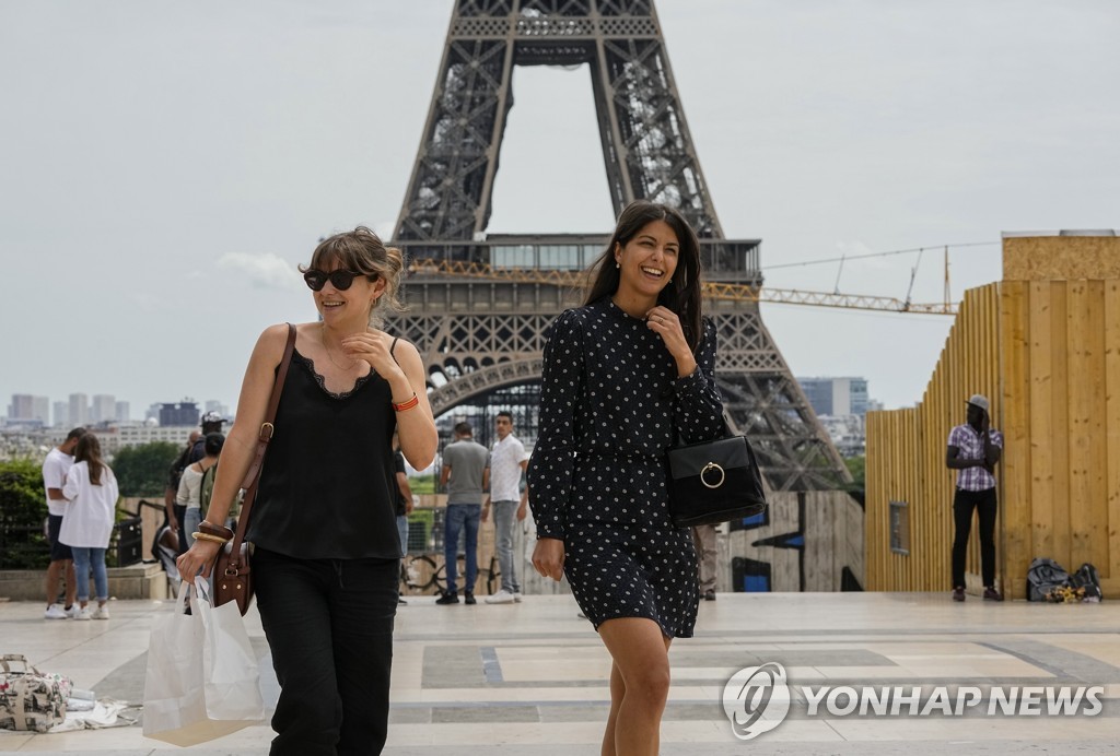 Virus Outbreak France