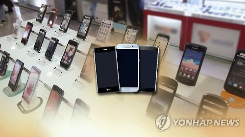 상반기내 스마트폰 보증 1년→2년 연장…배터리는 1년 유지(CG)