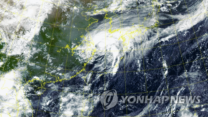 제14호 태풍 '찬투' 위성 GIF 720 X 406 (14일 오전 0시, 6시 50분 기준)