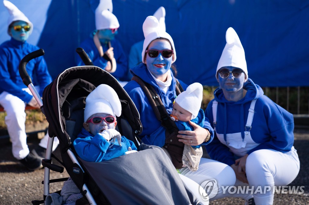GERMANY-ENTERTAINMENT-SMURF-RECORD