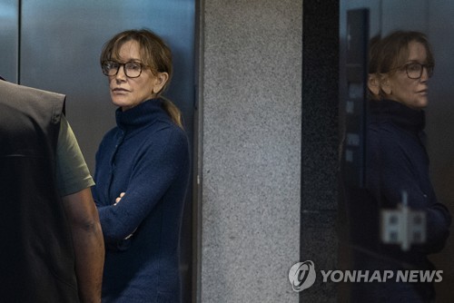 입시비리 연루 혐의를 받는 미드 '위기의 주부들'의 주인공 펠리시티 허프먼