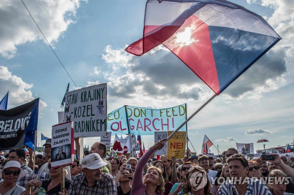 CZECH-POLITICS-BABIS-DEMONSTRATION