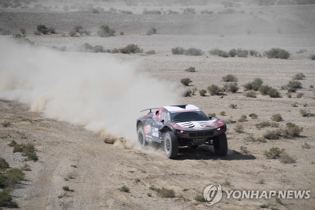 AUTO-RALLY-SILK-WAY-2019-MOTO