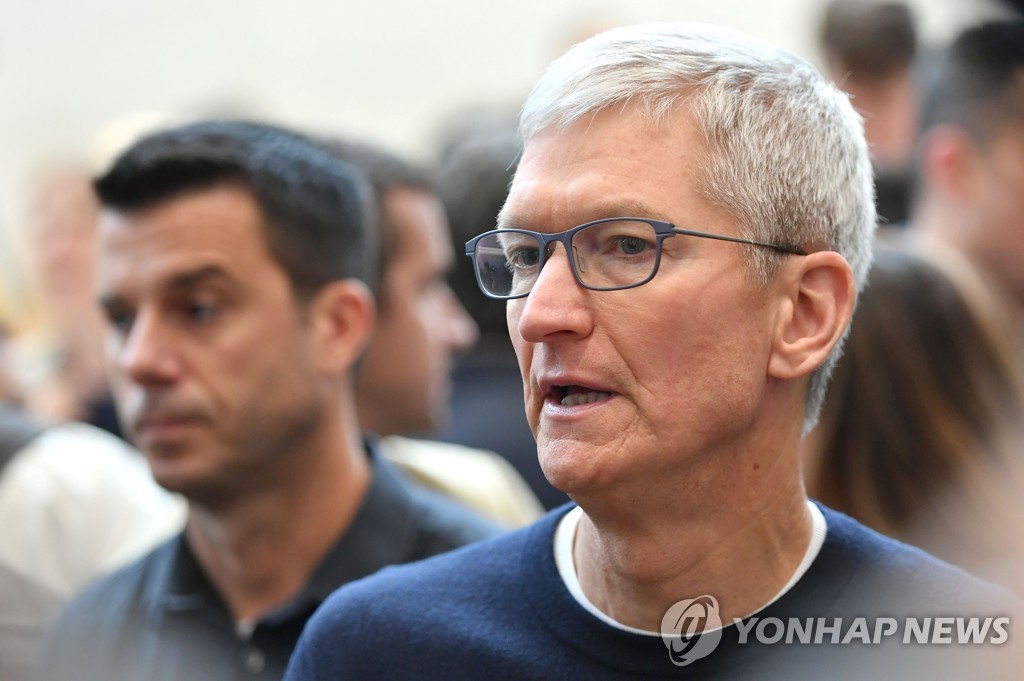 US-IT-lifestyle-Apple