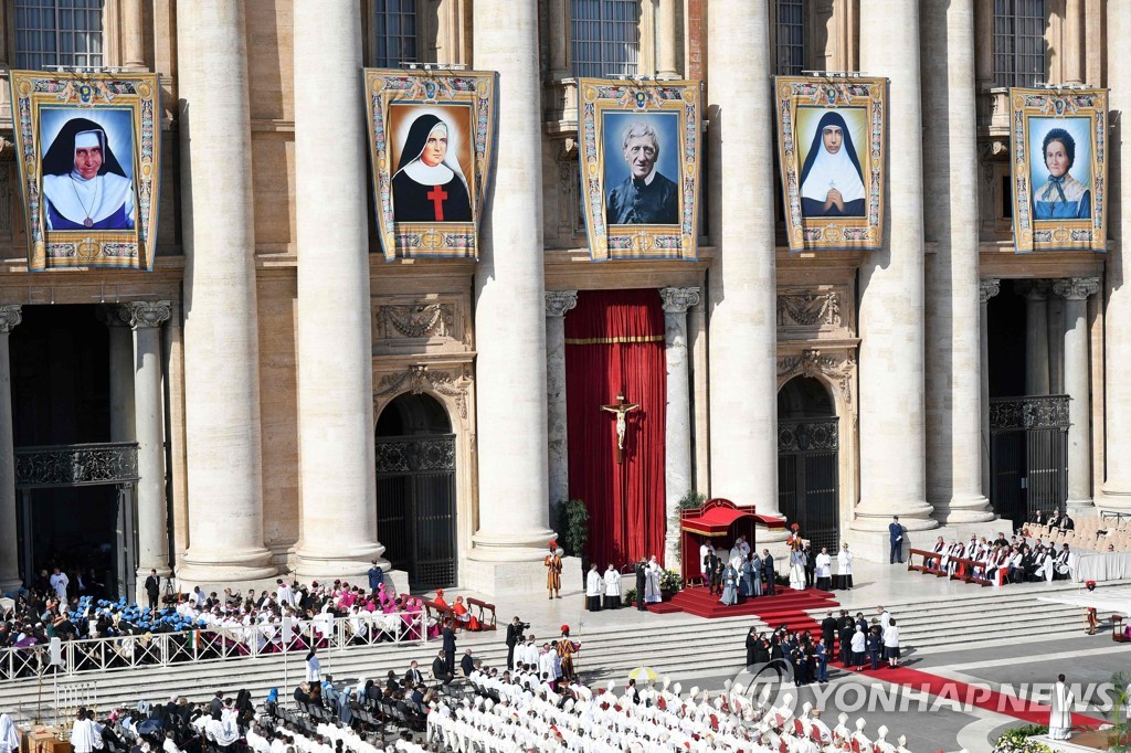 VATICAN-POPE-CANONIZATION